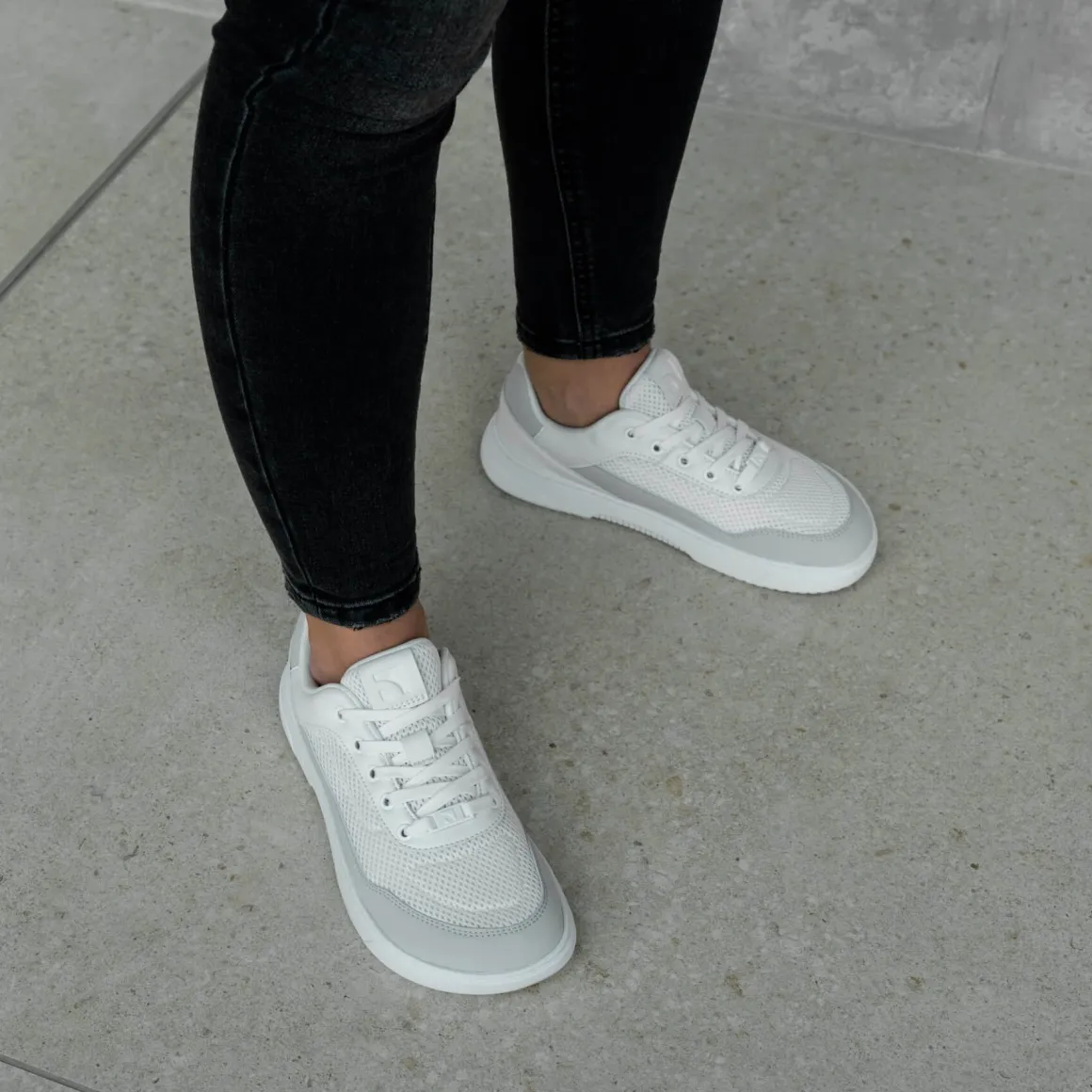 Barebarics ~ Vaporo ~ White & Light Grey