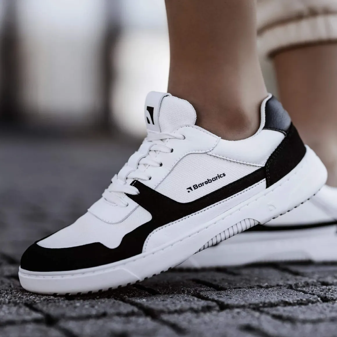 Barebarics ~ Zing ~ White & Black