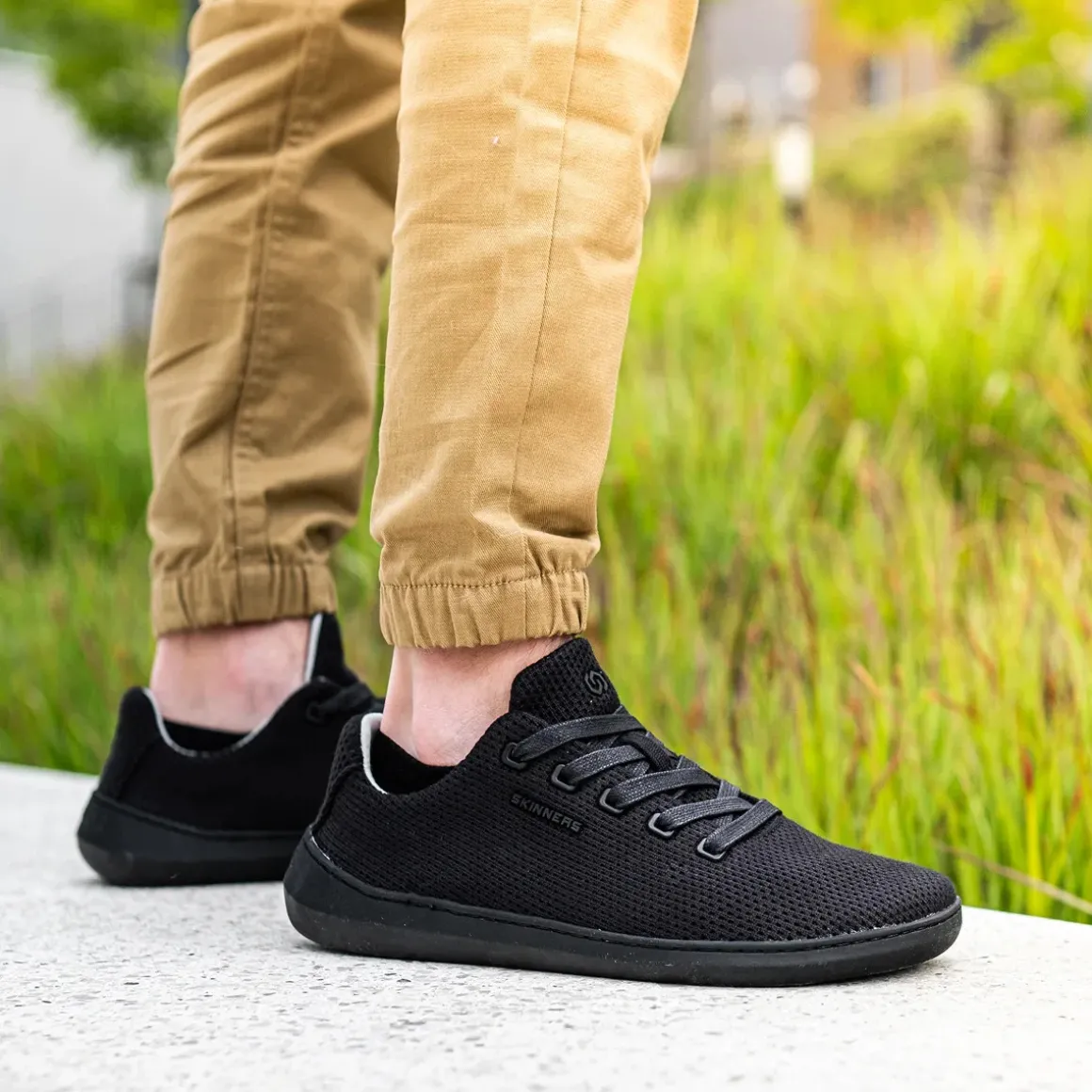 Skinners ~ Globetrotter II LowCut Sneaker ~ True Black